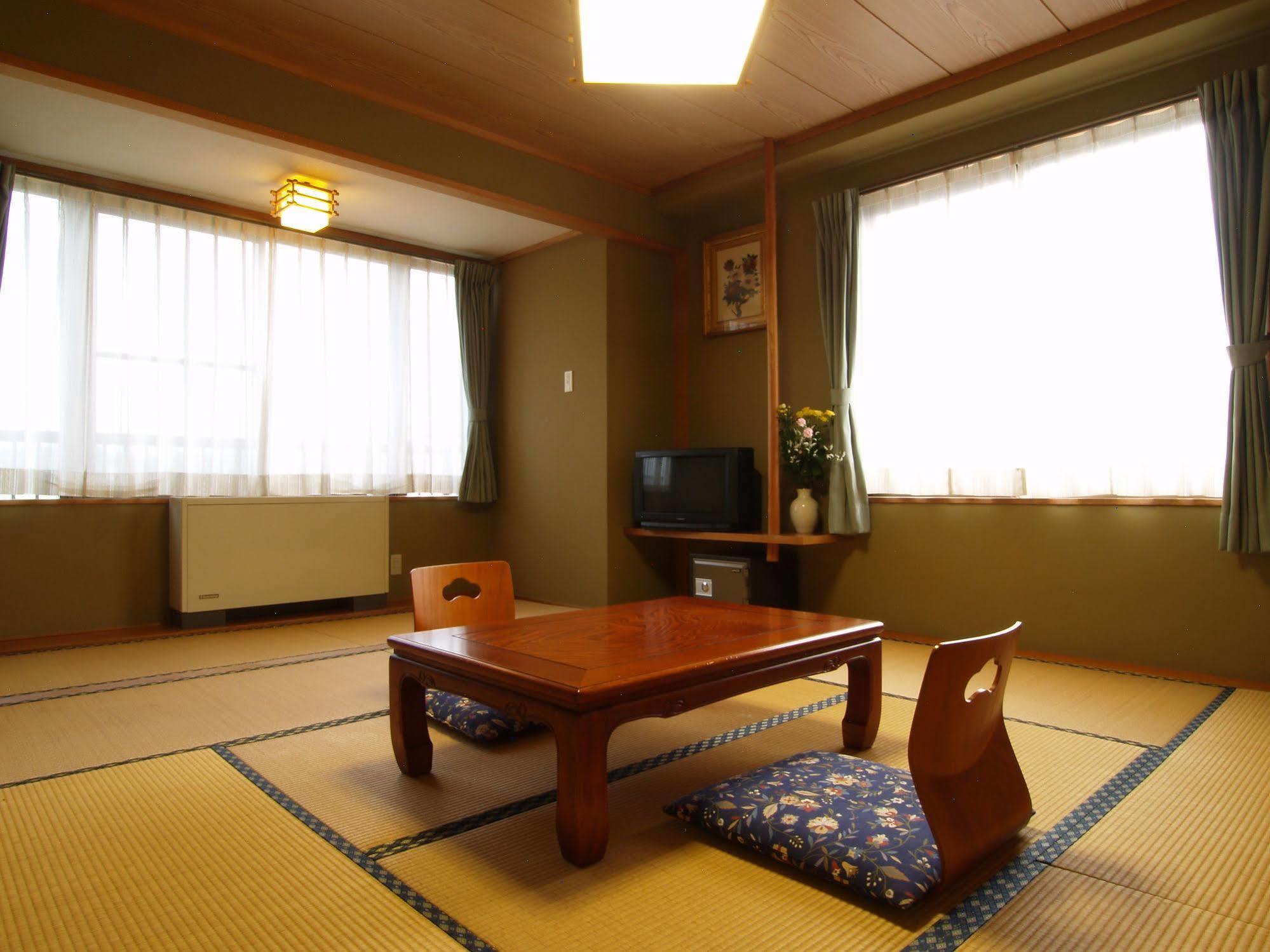 Central Inn Hakuba Extérieur photo